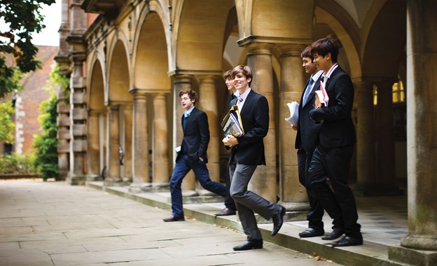 Read more about the article Life at Winchester College
