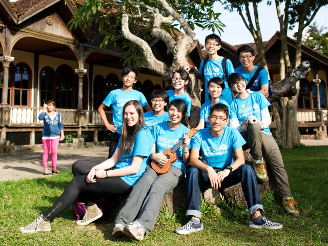 Read more about the article I’m still in school. Can volunteering really make a difference?